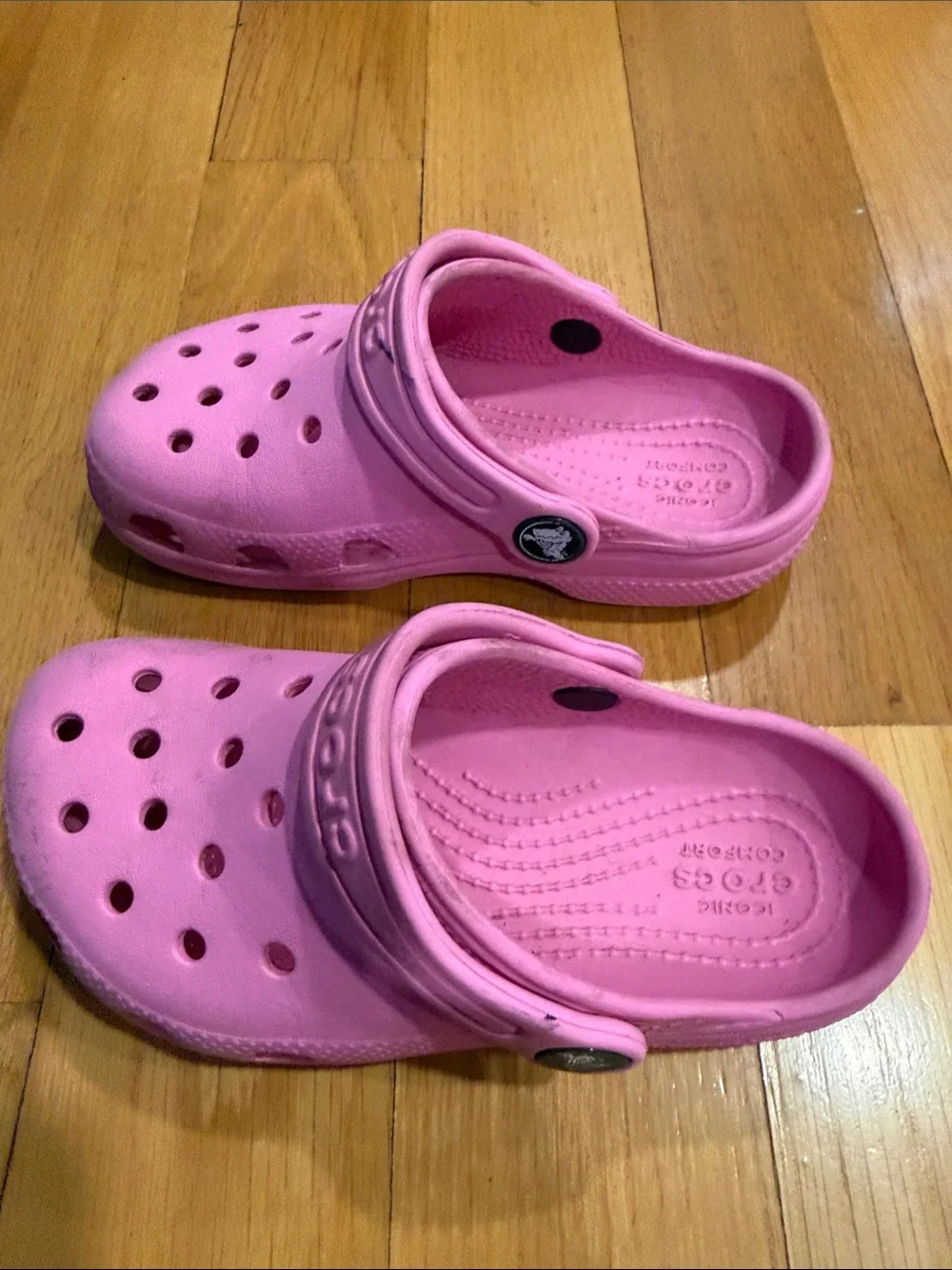 Crocs girls pink sandals size c10.